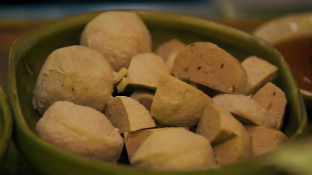 Không chỉ bánh mì, Sài Gòn giờ còn có cả tô phở lên tới 2,3 triệu