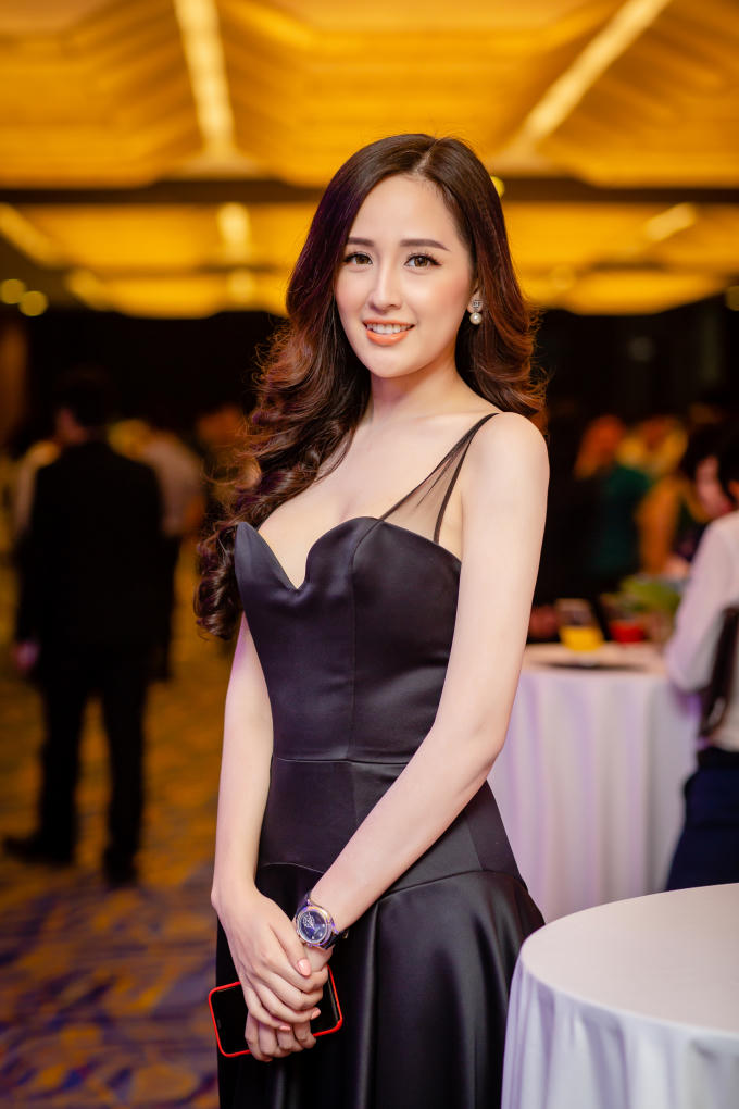 Hoa hậu Mai Phương Thuý giảm 4 kg xuất hiện lộng lẫy quyến rũ tại event Hạ Long