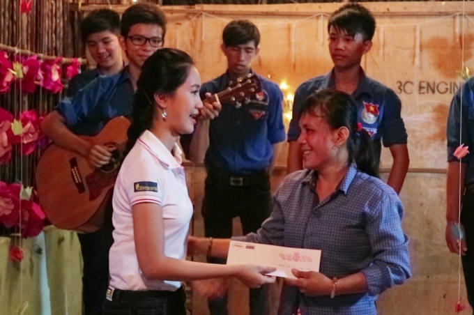 Trần Ngô Thu Thảo cũng không kiềm được sự xúc động khi nhìn lại hành trình dự án Nhân ái của mình.