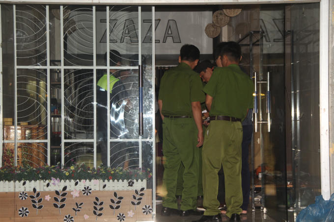 Sau hơn 14 giờ cầm lựu đạn cố thủ, Lê Ngọc Sơn mới chịu đầu thú.