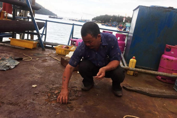Một trong những tàu vỏ thép theo Nghị định 67 đóng cho ngư dân Bình Định không đạt chất lượng, bị gỉ sét sau 1 thời gian ngắn. Ảnh: Xuân Nhàn