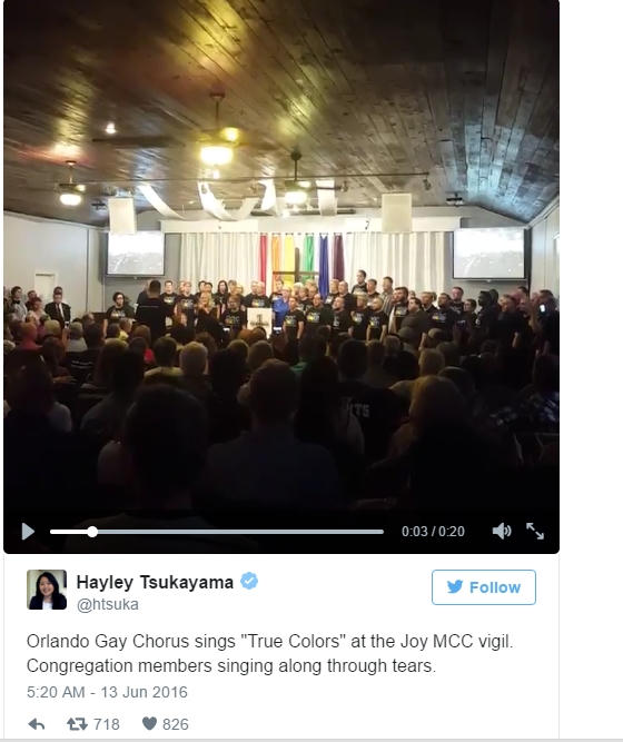 Một buổi cầu nguyện đẫm nước mắt đã diễn ra tại một nhà thờ ở Orlando.