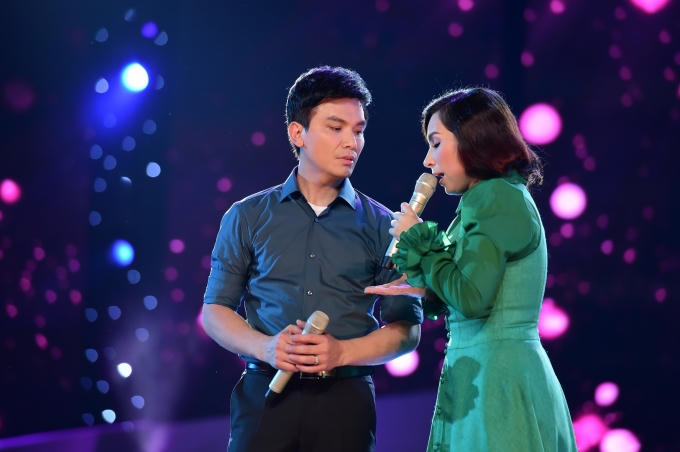 Khán giả “choáng váng” trước màn hát live cực “đỉnh” của Mạnh Quỳnh