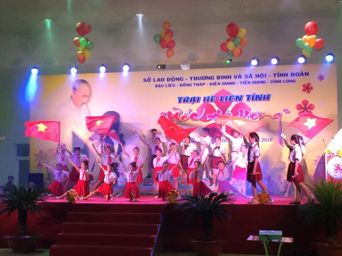 Tiết mục văn nghệ trong buổi lễ.