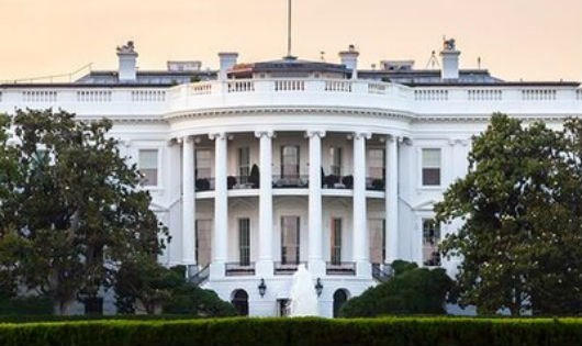 Chính quyền Mỹ một lần nữa thoát nguy cơ đóng cửa vào phút chót.