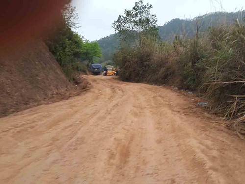 Đường dẫn vào lối mở Thanh Lòa - Ảnh Hà An