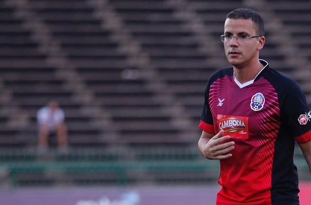 Hé lộ chân dung HLV mới trẻ đẹp như soái ca của ĐT Việt Nam