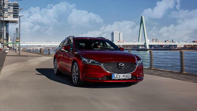 Mức giá hợp lý là một lợi thế của Mazda 6 so với các mẫu xe khác trong phân khúc
