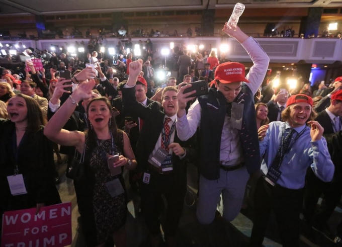 Những người ủng hộ Trump hò reo khẩu hiệu Make America Great Again. (Ảnh: Reuters)