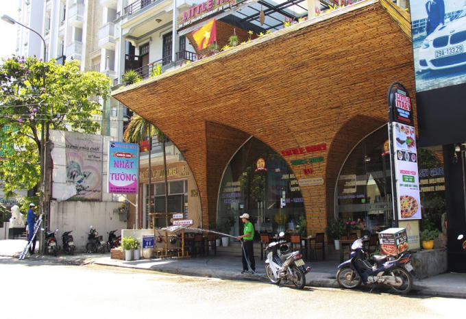 Giành lại vỉa hè ở Huế: Chủ tịch phường Phú Hội nói nhưng không làm?