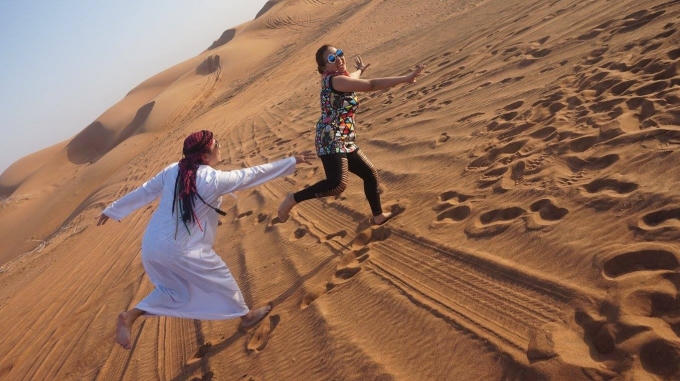 Ngắm h&igrave;nh ảnh t&igrave;nh tứ của cặp đ&ocirc;i đắt show nhất Việt Nam tại Dubai