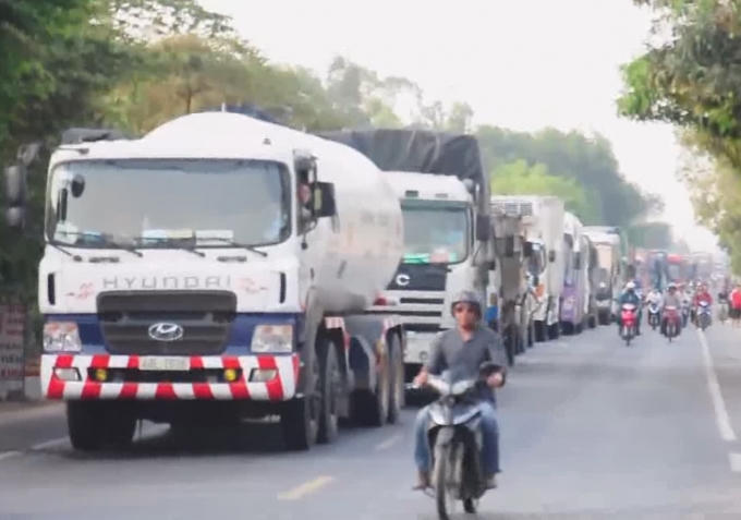 Giao thông ùn tắc nghiêm trọng.