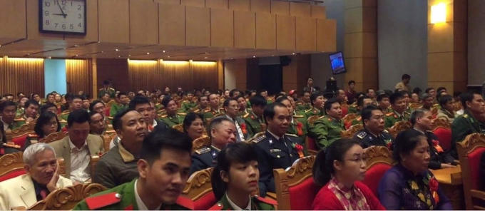 Hội trường chương trình giao lưu nghệ thuật “Giữ cho cuộc sống bình yên” được tổ chức tại Bộ Công an chật kín người xem.