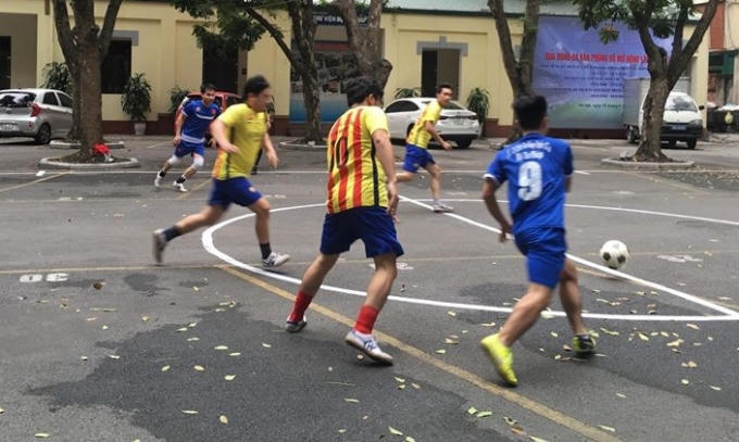 Tuấn Anh(số 9) mở tỷ số cho Trung tâm lý lịch tư pháp.