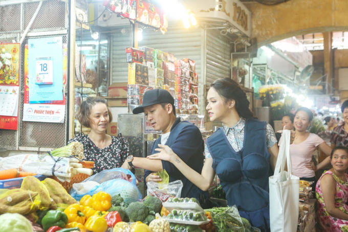 Xúc động khi Hương Giang chia sẻ thời đi học không được bạn bè tôn trọng