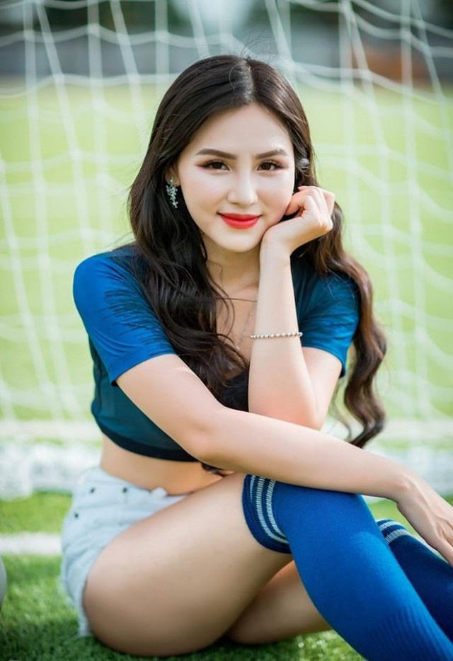 Suốt chương trình bình luận vào tối 15/6, câu trả lời được Ngân lặp đi lặp lại thành câu cửa miệng mỗi khi MC hỏi là: “Em thấy cũng ok ạ”.