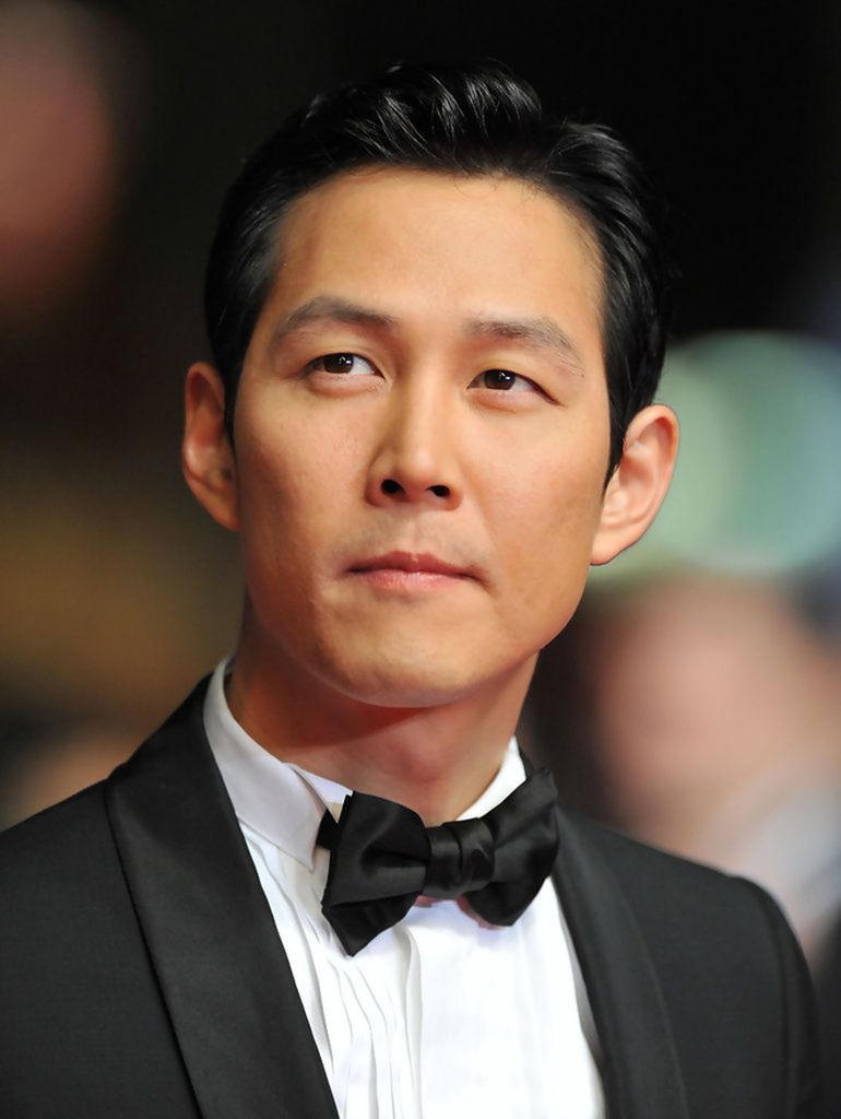 Nam diễn viên Lee Jung Jae nhận đề cử Nam chính hay nhất, hạng mục phim truyền hình chính kịch tại Quả cầu vàng 2022.