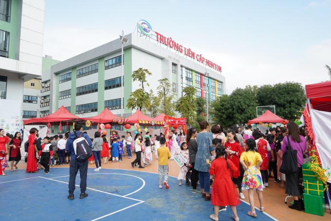 Truong lien cap Newton