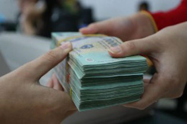 lSau động thái tăng thêm lãi suất huy động 0,5%/năm của BIDV, VietinBank, Sacombank... cũng đã cập nhật biểu lãi suất huy động mới.