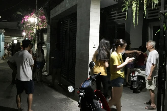 Hàng trăm người dân hẻm 29, đường Tam Châu một phen lo lắng khi đối tượng xông vào nhà khống chế vợ chồng cụ Tú.