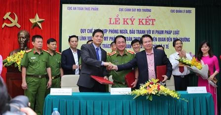 Lễ ký kết Quy chế phối hợp giữa Cục An toàn thực phẩm, Cục Quản lý Dược Bộ Y tế   và Cục Cảnh sát môi trường – Tổng Cục CS – Bộ Công an