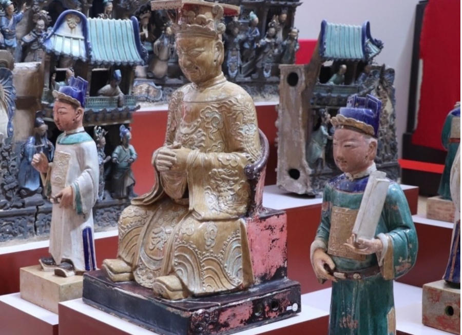 Bộ tượng Tam quan Đại đế. Ảnh: Trọng Thịnh.