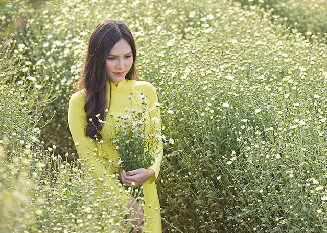 Cho thu&ecirc; chụp ảnh, chủ vườn c&uacute;c họa mi kiếm h&agrave;ng chục triệu mỗi ng&agrave;y