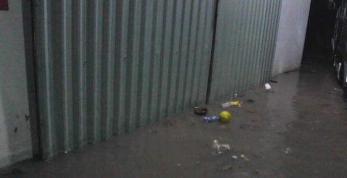 Nước ngập lênh láng.