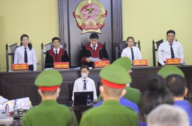 Xét xử vụ gian lận thi cử ở Sơn La: Cựu Giám đốc Sở GD&amp;amp;ĐT xin vắng mặt vì lí do sức khoẻ