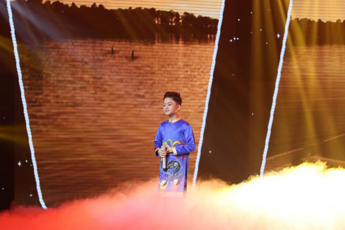 The Voice Kids: Vũ C&aacute;t Tường &ldquo;cạn lời&rdquo; khi học tr&ograve; biến hit &ldquo;C&ocirc; g&aacute;i ng&agrave;y h&ocirc;m qua&rdquo; th&agrave;nh cải lương