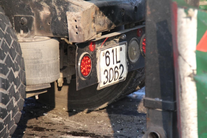 Cận cảnh hiện trường vụ tai nạn liên hoàn trên cầu vượt ngã tư Thủ Đức