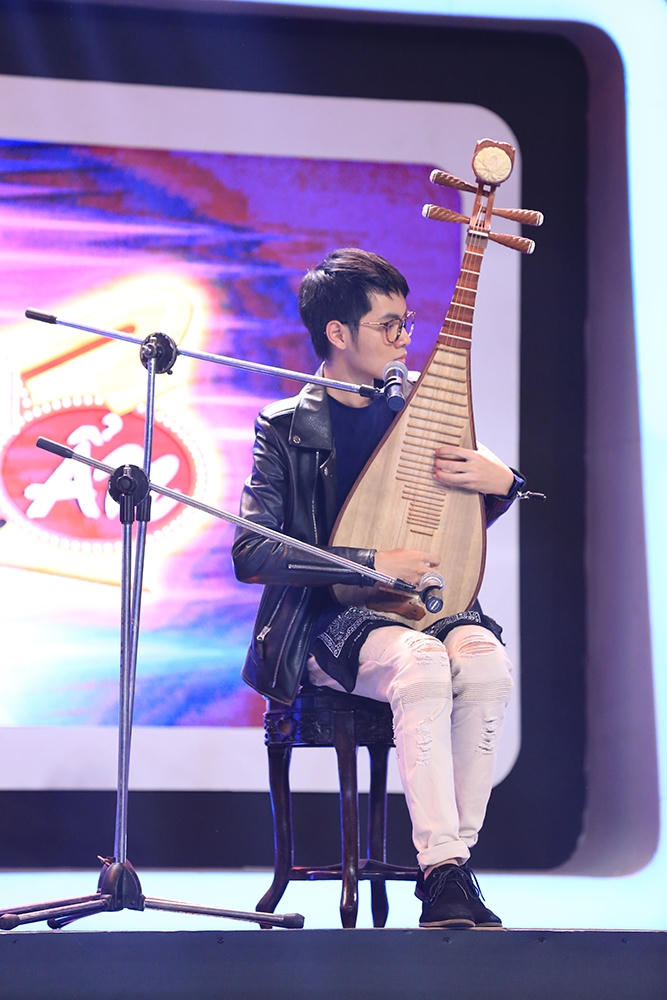 Người b&iacute; ẩn tập 11: Ngỡ ng&agrave;ng xem diễn vi&ecirc;n uốn dẻo đến chai cằm v&agrave;