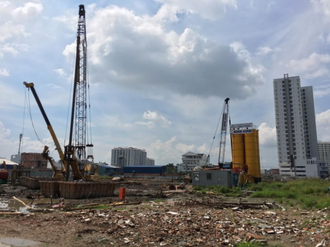 Dự án tái định cư Trương Đình Hội 2 bị Công ty dịch vụ công ích Q.8 “phù phép” thành nhà ở thương mại và tổ chức thi công không phép. Ảnh: Đình Phú