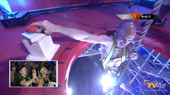 Thành tích leo tháp : 29s27''.