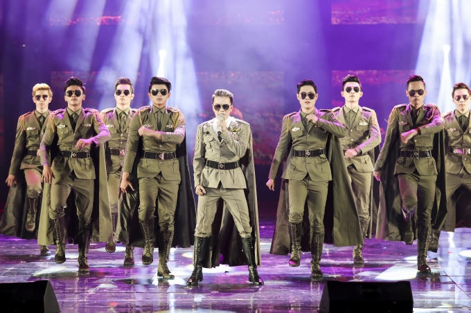 &ldquo;Diamond Show&rdquo; của Mr Đ&agrave;m được giới nghệ sỹ hết l&ograve;ng khen ngợi