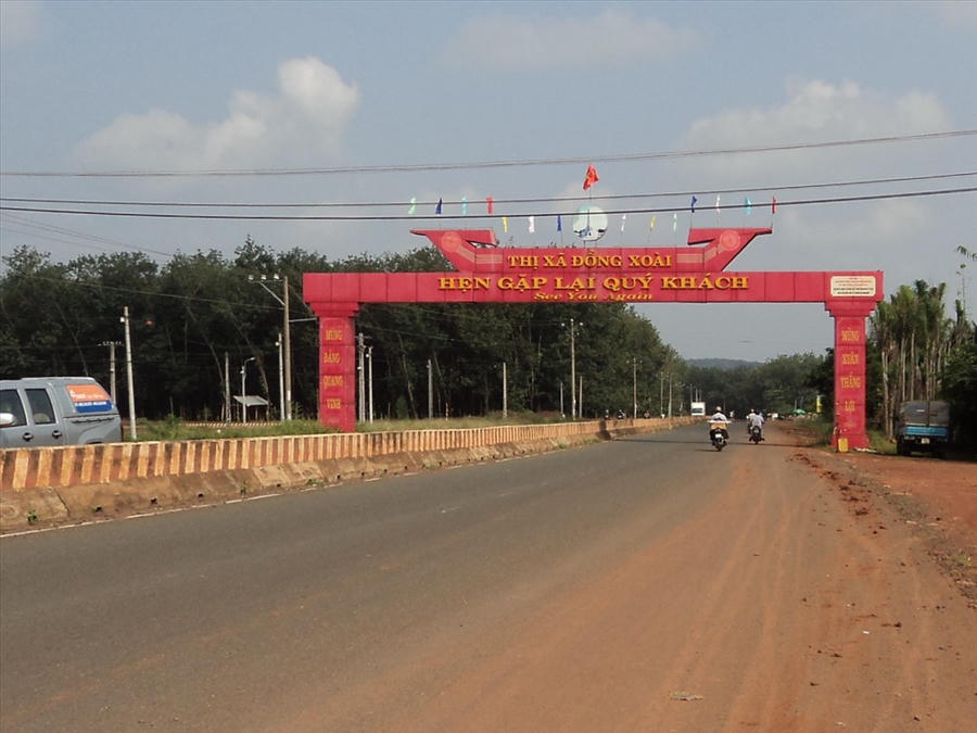 Cửa ngõ vào TP Đồng Xoài, tỉnh Bình Phước. Ảnh: H.H.