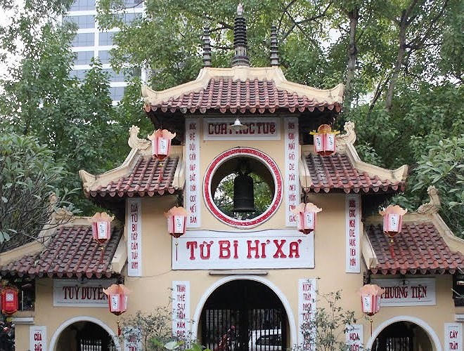 Chùa Quán Sứ không chỉ là ngôi chùa linh thiêng, thanh tịnh mà đây còn là trụ sở của Trung tâm Giáo hội Phật giáo Việt Nam.