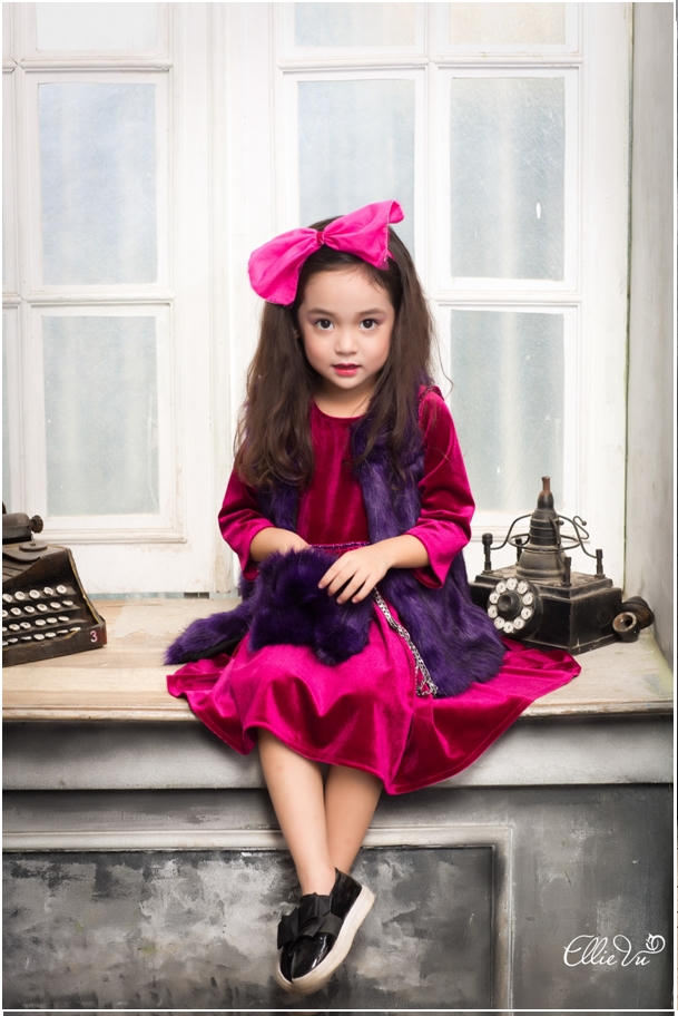 Fashionista “nhí” Chu Diệp Anh, Minh Trí chọn đồ cho Mùa Giáng Sinh