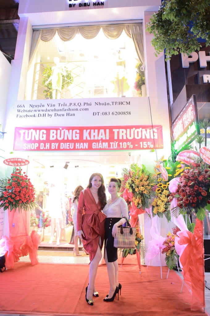 Khá đông bạn bè đến chúc mừng sự kiện Hoa hậu Đông Nam Á Diệu Hân ra mắt thương hiệu thời trang mới.