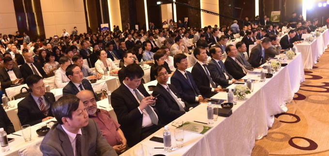 Khai mạc diễn đàn bất động sản Việt Nam thường niên lần thứ nhất thu hút đông đảo người tham gia