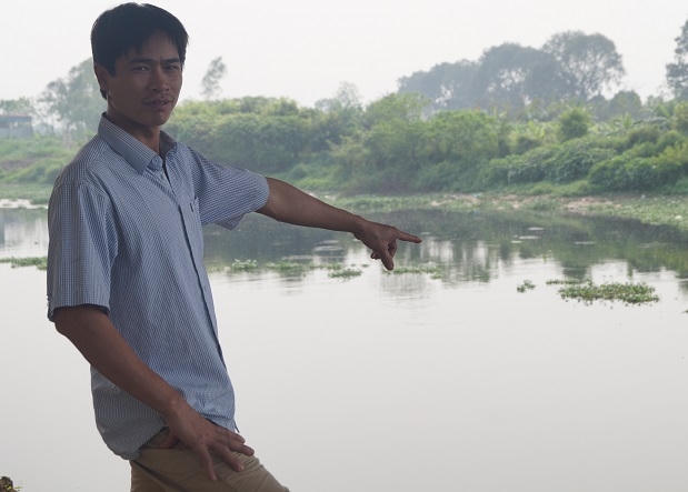 Anh Lâm Quốc Thủy (36 tuổi) trú tại Tổ dân số 8 phường Quang Trung (TP Phủ Lý, Hà Nam) phân trần với PV về tình trạng ô nhiễm sông Nhuệ.