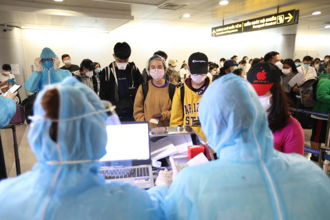 hanhkhachkhaibaoytevalamthutucnhapcanhtaisanbaytansonnhat_anhngocduong43_lndw