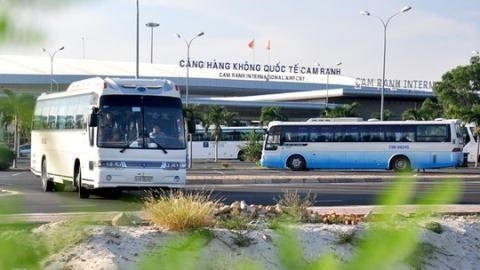 kCảng hàng không Cam Ranhquá tải vì khách Trung Quốc (Ảnh: Zing.vn)