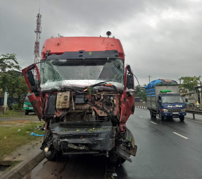 Rất may vụ tai nạn không gây thiệt hại về người.