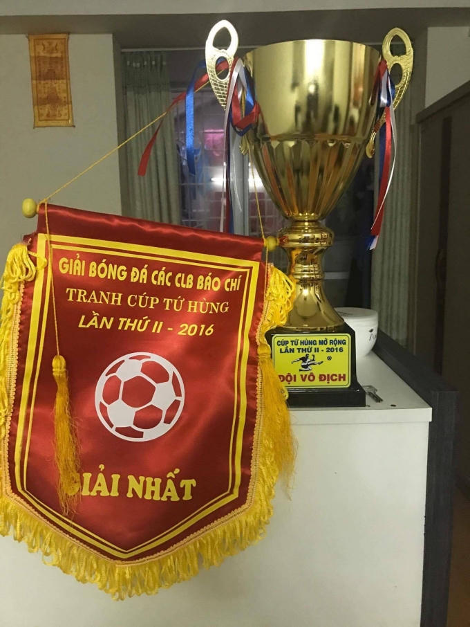 Giải thưởng cho đội Vô địch.