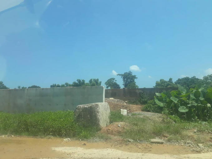 Công trình thi công "nham nhở".
