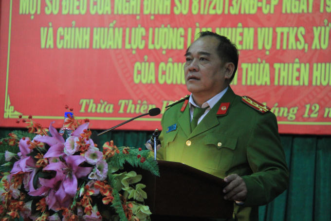 Đại tá Lê Văn Vũ- Phó giám đốc CA Tỉnh phát biểu chỉ đạo tại lớp tập huấn.