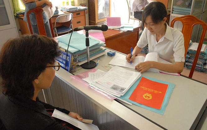 Audio địa ốc 360s: Cấp sổ đỏ cho nhà đất mua bán giấy tay. (Ảnh: BÌNH MINH)