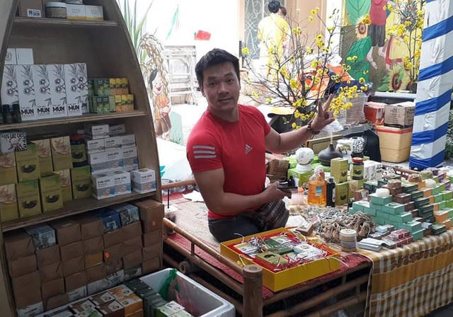 Anh tìm đến việc sản xuất kinh doanh xà bông như một cơ duyên (ảnh NVCC) 