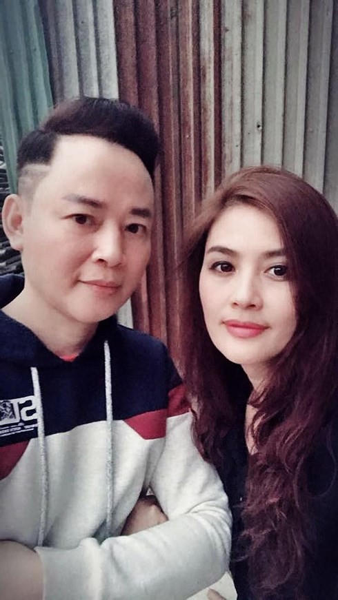 Hoa Thuý là vợ 2 của nam diễn viên Tùng Dương. Sau khi chia tay, họ vẫn làm bạn tốt của nhau.